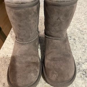 Girls size 2 gray Uggs
